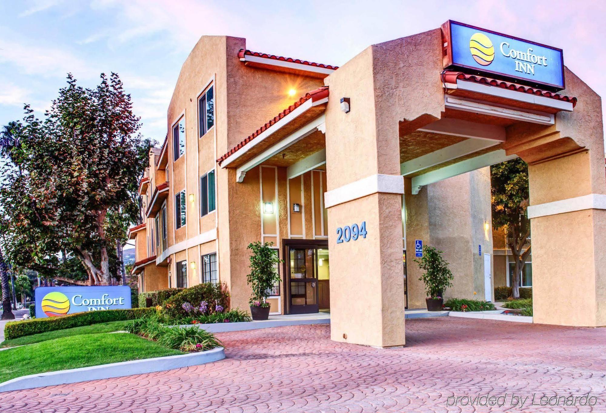 Comfort Inn & Suites Ventura Beach Exterior photo